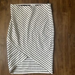 Zara midi white black striped pencil skirt with asymmetric front detail opening